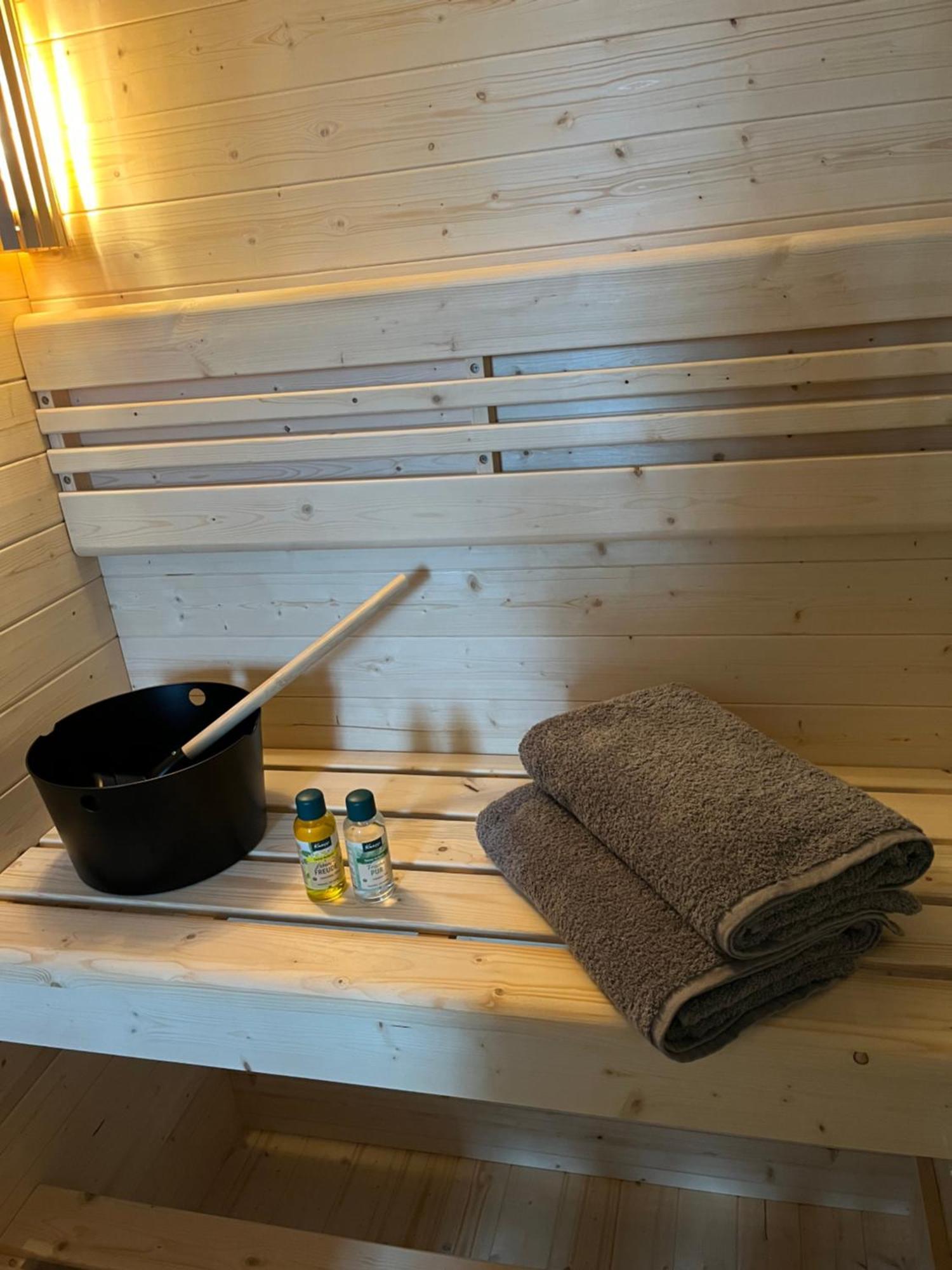 Aner2 Stylische Ferienwohnung Mit Sauna In Dresden Weisser Hirsch Exterior photo